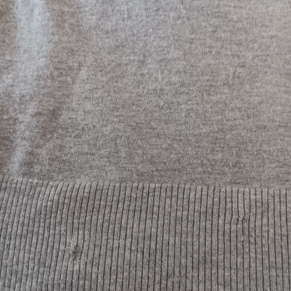 CeCe Light Gray Preppy V-Neck Long Sleeve Sweater Black White Trim Small - Picture 5 of 5